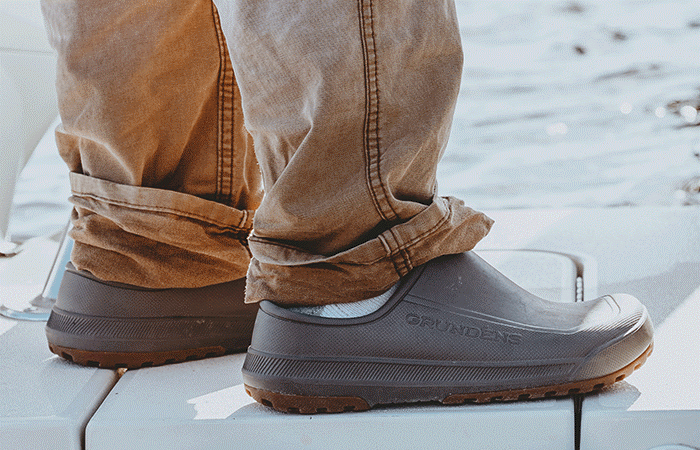 Fish-on Slip-ons